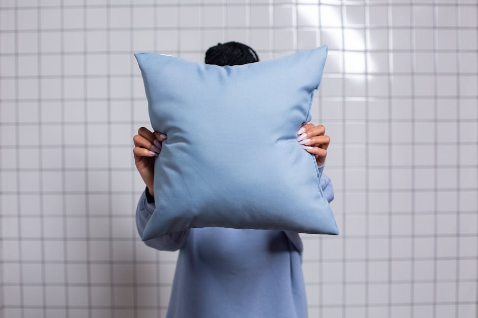 How to Upholster a Simple Cushion Cover